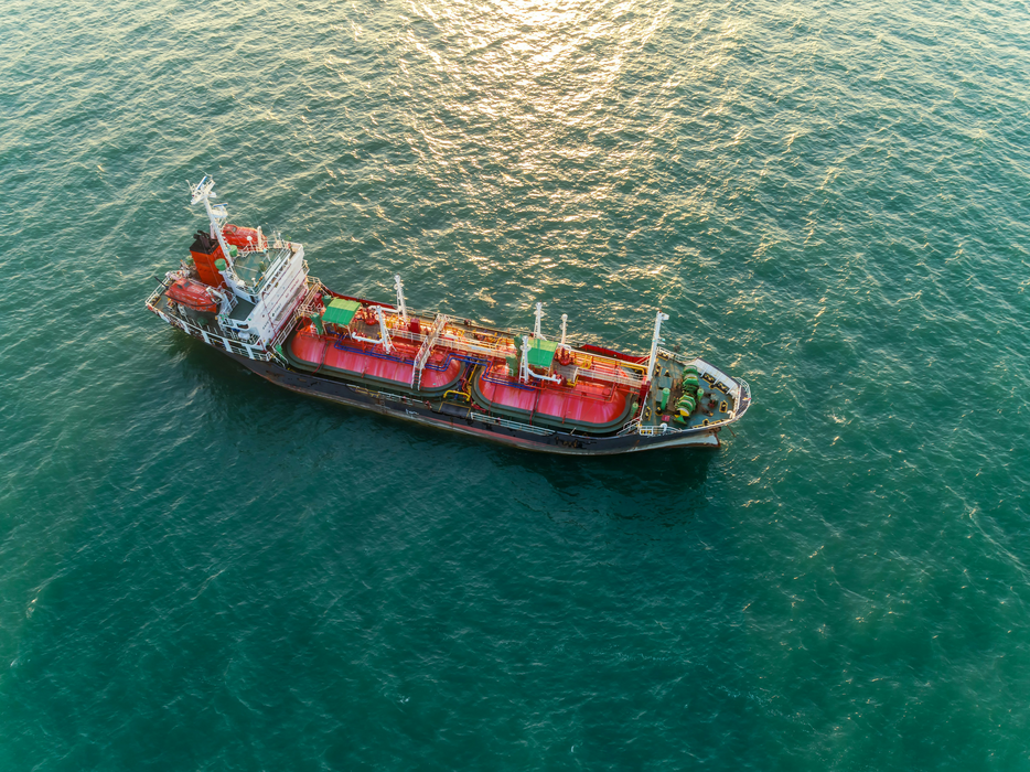 jss_getty-images-3tSFH0hvWpE-unsplash vessel oil transportation